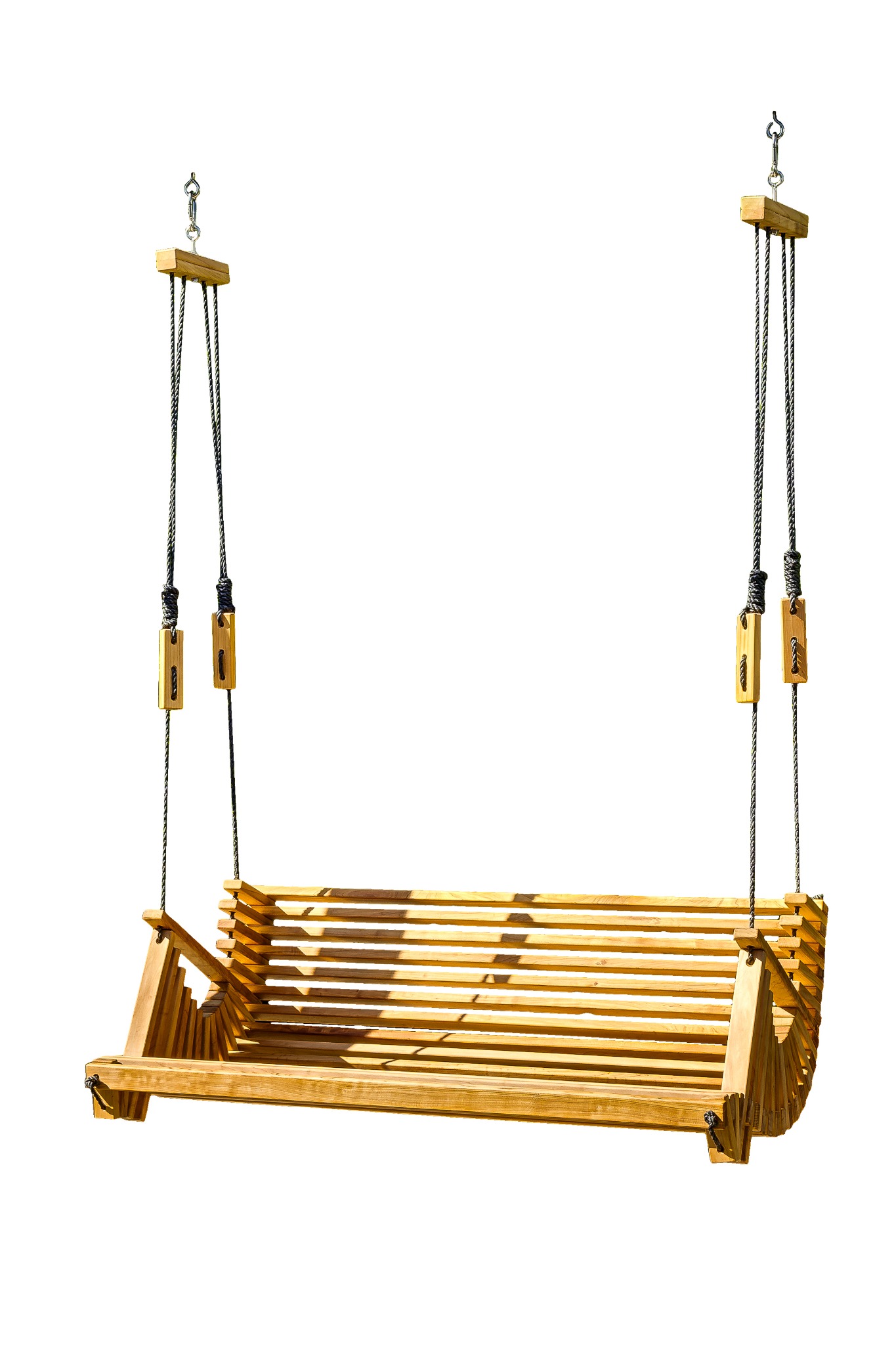 Mo & Co swing with black rope