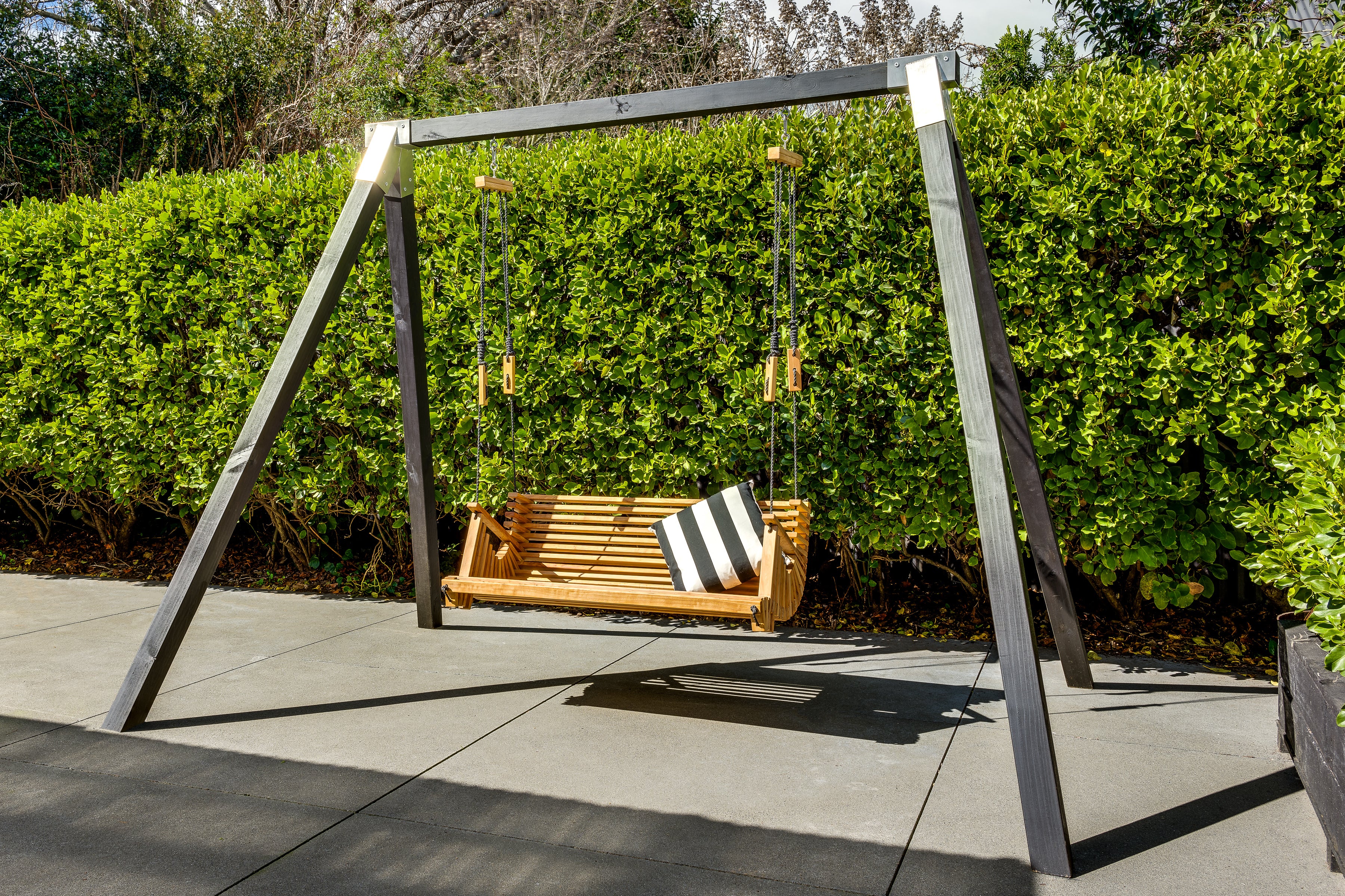 Swing Seat and Frame Combo - Black